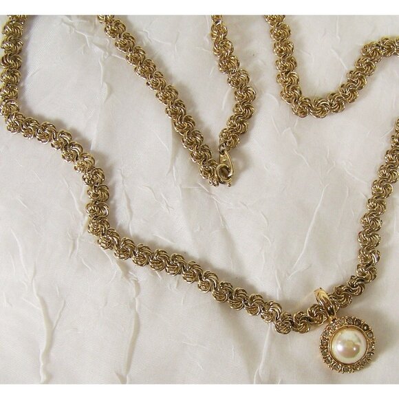 Vintage Roman Signed Necklace Faux Pearl Pendant Beautiful Flat Chain Style 24" - Picture 5 of 5